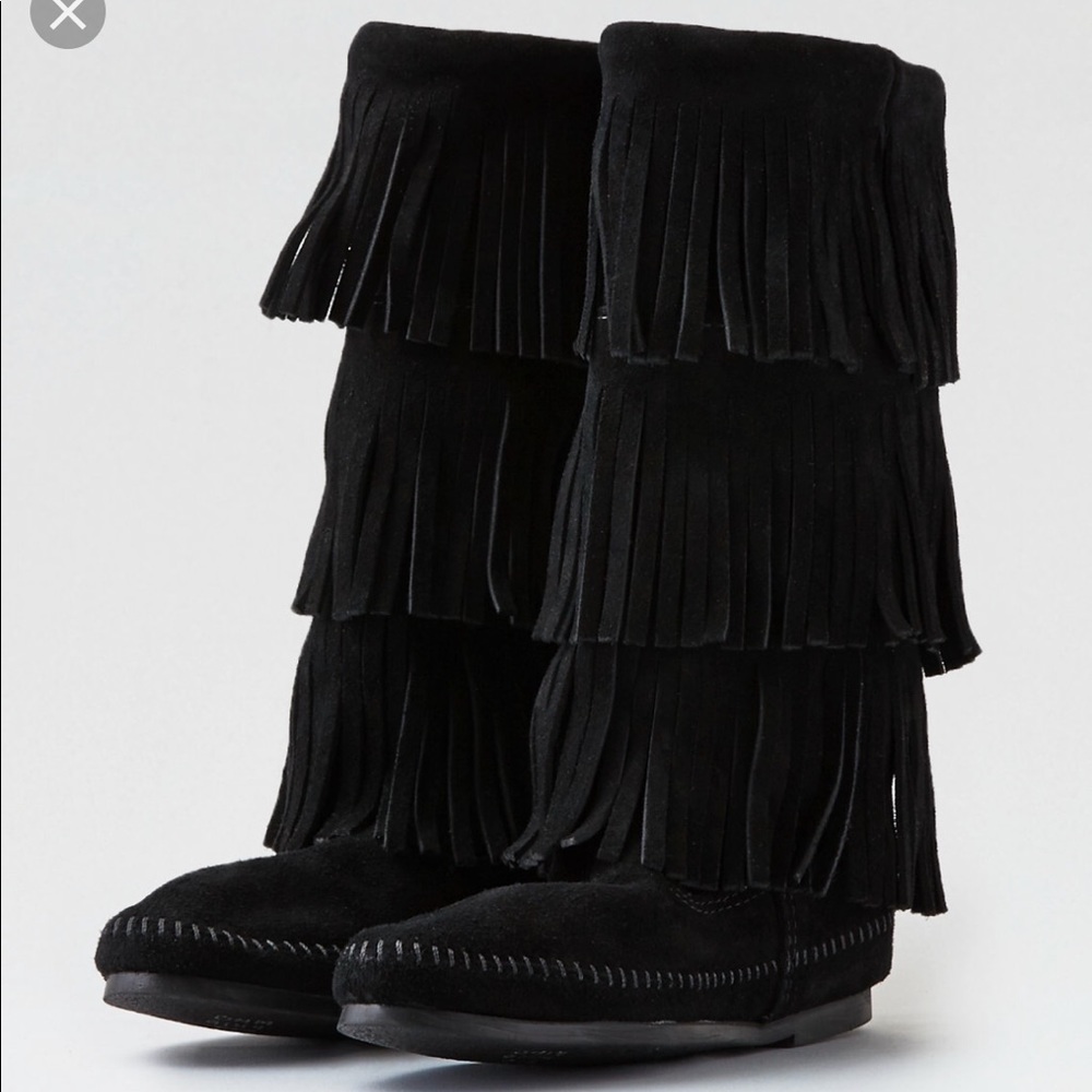 Minnetonka triple layer fringe suede boots